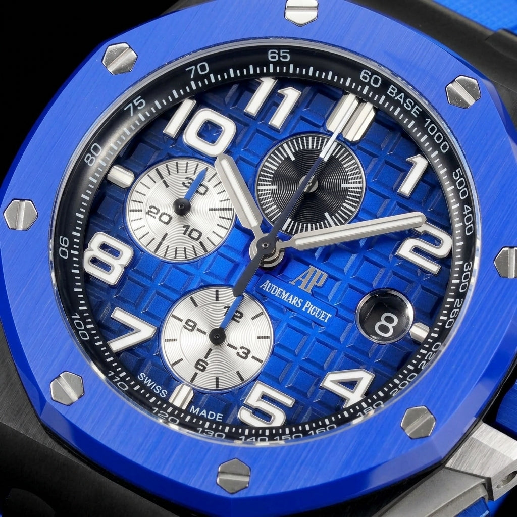Macro of the blue Méga Tapisserie dial and the silver chronograph counters