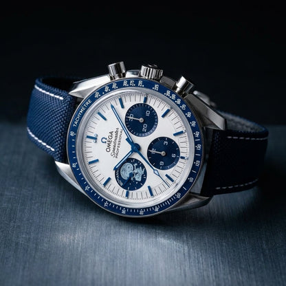 Three-quarter view showing the case profile and bracelet of the Silver Snoopy